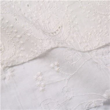 ผ้าฝ้ายสีขาวปักผ้า